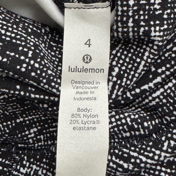 Lululemon Melodic Movement Long Sleeve Twillines White Black Size 4 - Picture 10 of 10